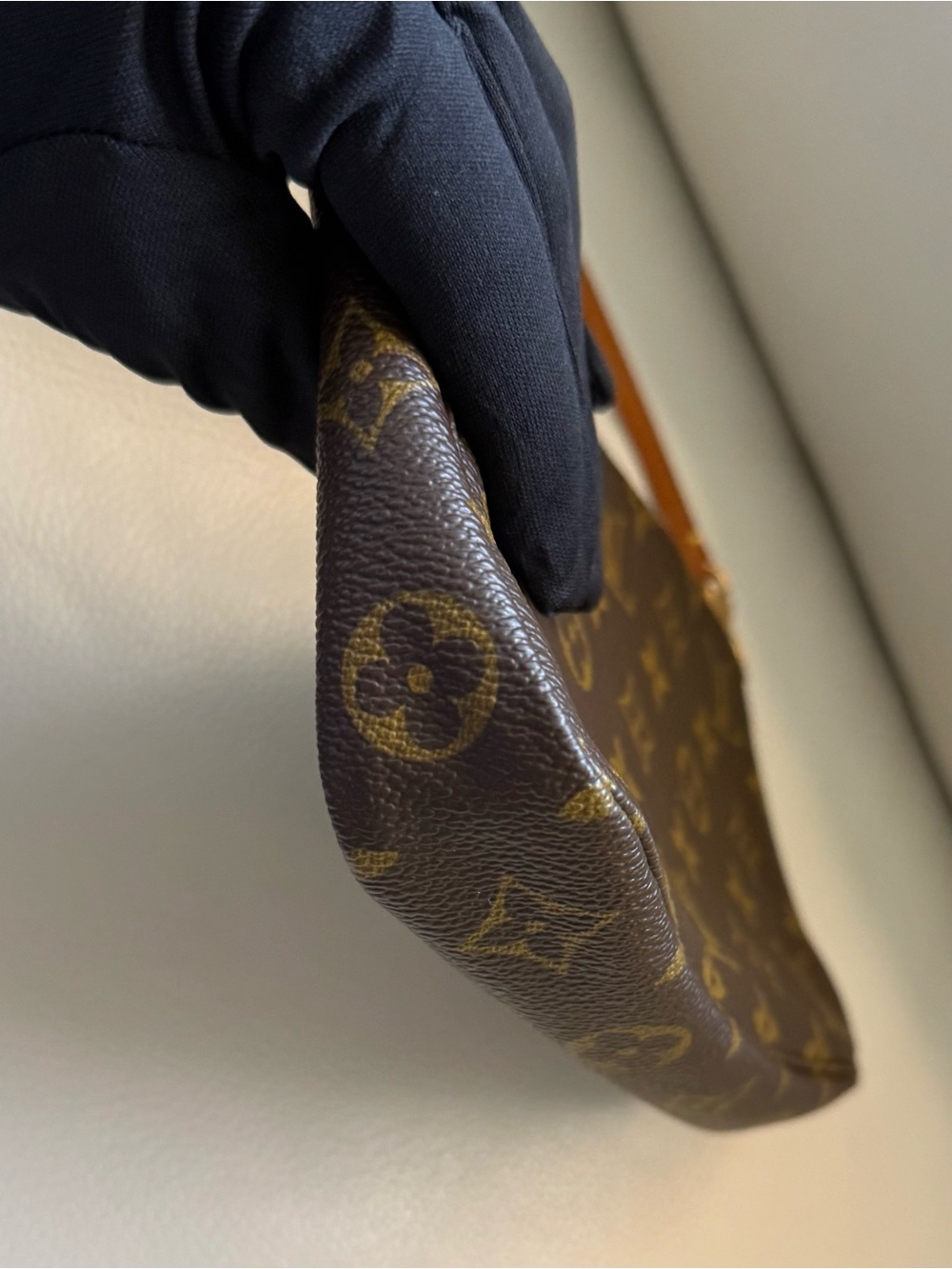 Louis Vuitton Monogram Pochette Accessoires - Brown Monogram with Vachetta Strap - Picture 5 of 9
